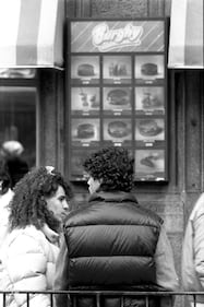 McDonald's chiude in piazza San Babila, addio a un pezzo di storia 2
