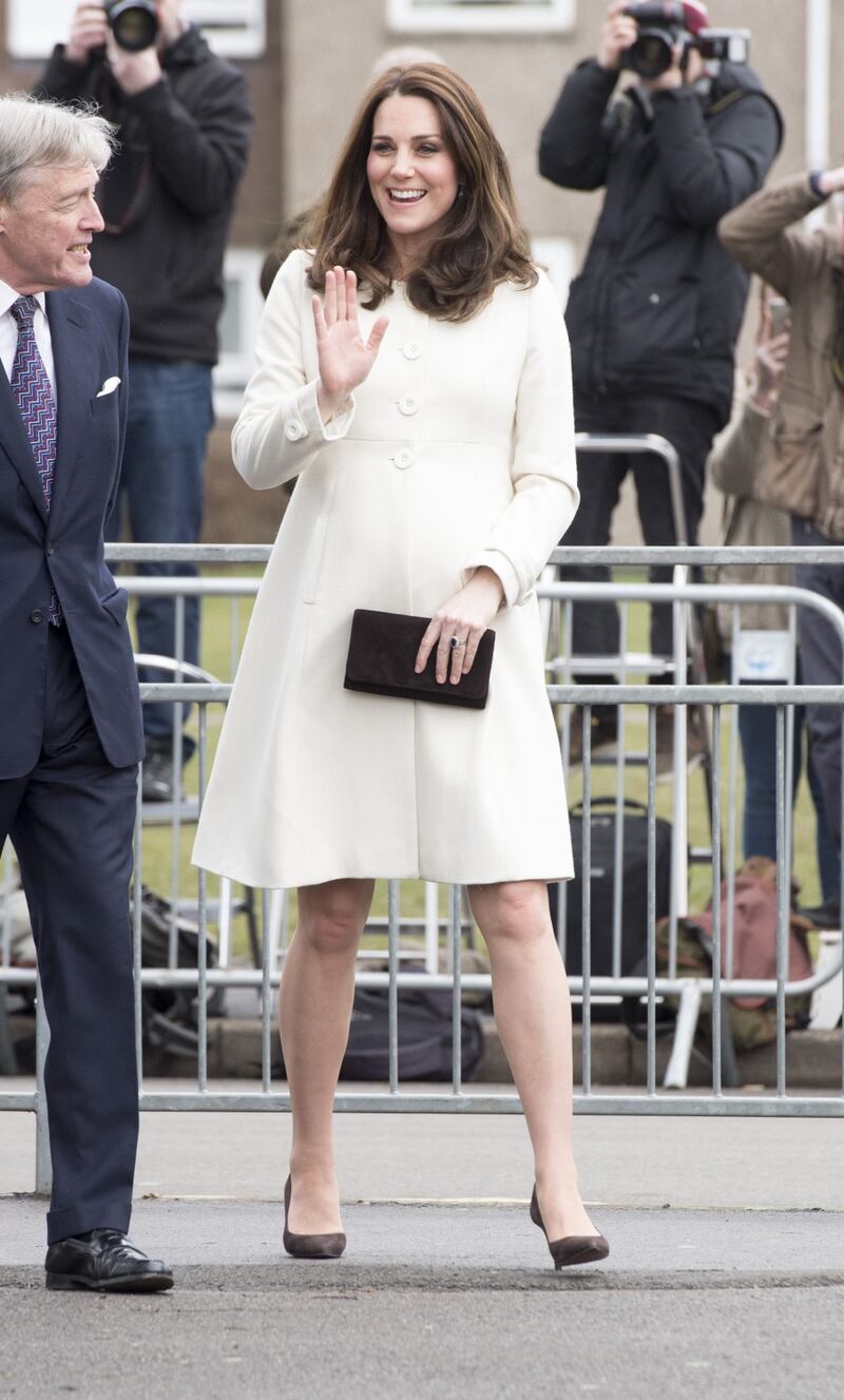 Kate Middleton incinta, gli scatti della gravidanza 18