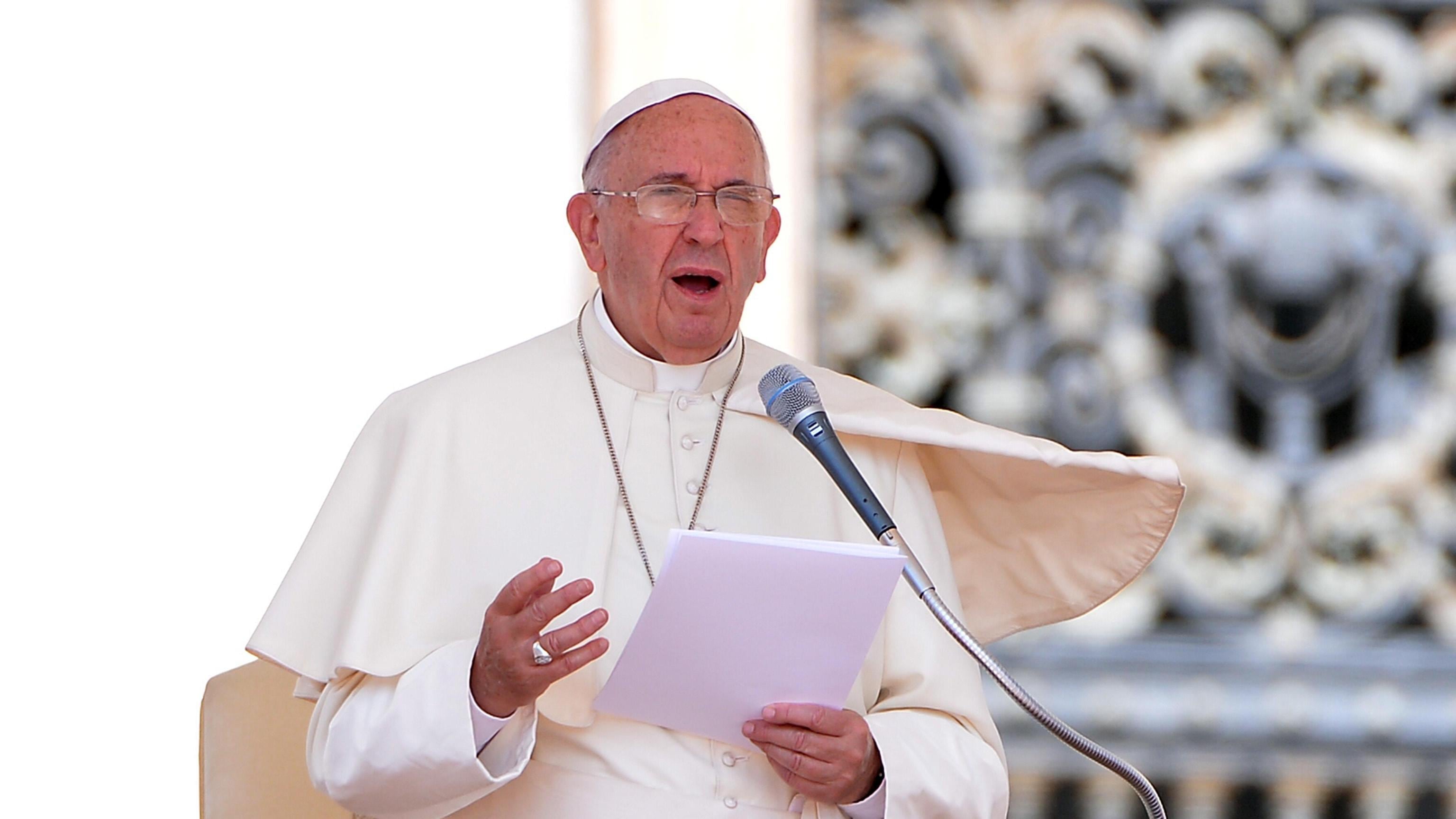 Papa Bergoglio: scoppio d'ira e malore dopo la lettera dei cardinali
