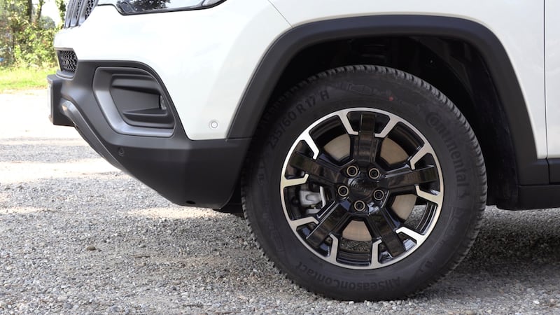 Jeep Compass 4XE, guarda tutte le foto della nostra prova 29