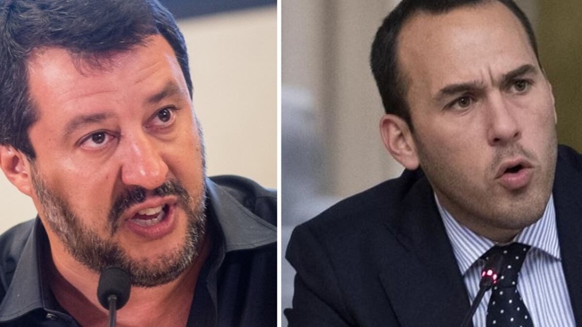 Migranti, è scontro M5S-Lega, Di Stefano attacca: "Salvini? Si sente Maradona ma gioca come Higuain"
