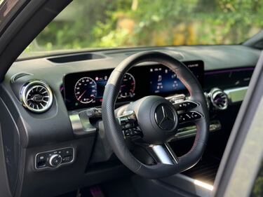 Mercedes GLB 2024: la gallery del restyling, più tecnologia e materiali migliorati all'interno 16