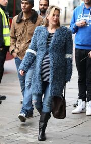 Bridget Jones mamma: Renée Zellweger col pancione sul set 34