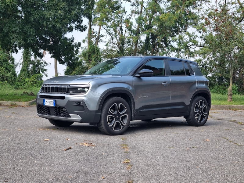 Jeep Avenger 1.2 Summit: guarda la gallery del city SUV americano 2