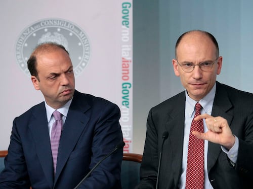Il governo ha le traveggole: "Tasse in calo". Ma nel 2014 nuova stangata