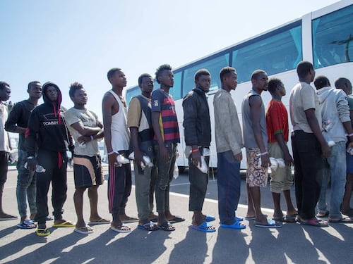 La Rai "predica" i porti aperti: un altro film pro immigrazione