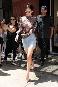 Kim Kardashian e Kendall Jenner, seno in mostra 20