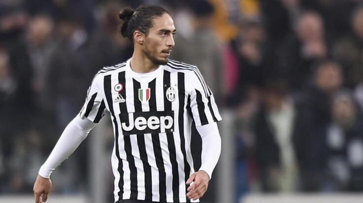 Porte girevoli alla Juventus: Benatia va in Qatar, torna Caceres