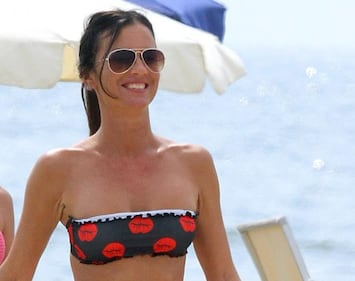 Antonella Mosetti selfie hot in bikini 15