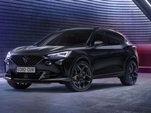 Cupra Formentor VZ5 BAT, serie speciale dal sapore dark per il bolide da 390 CV