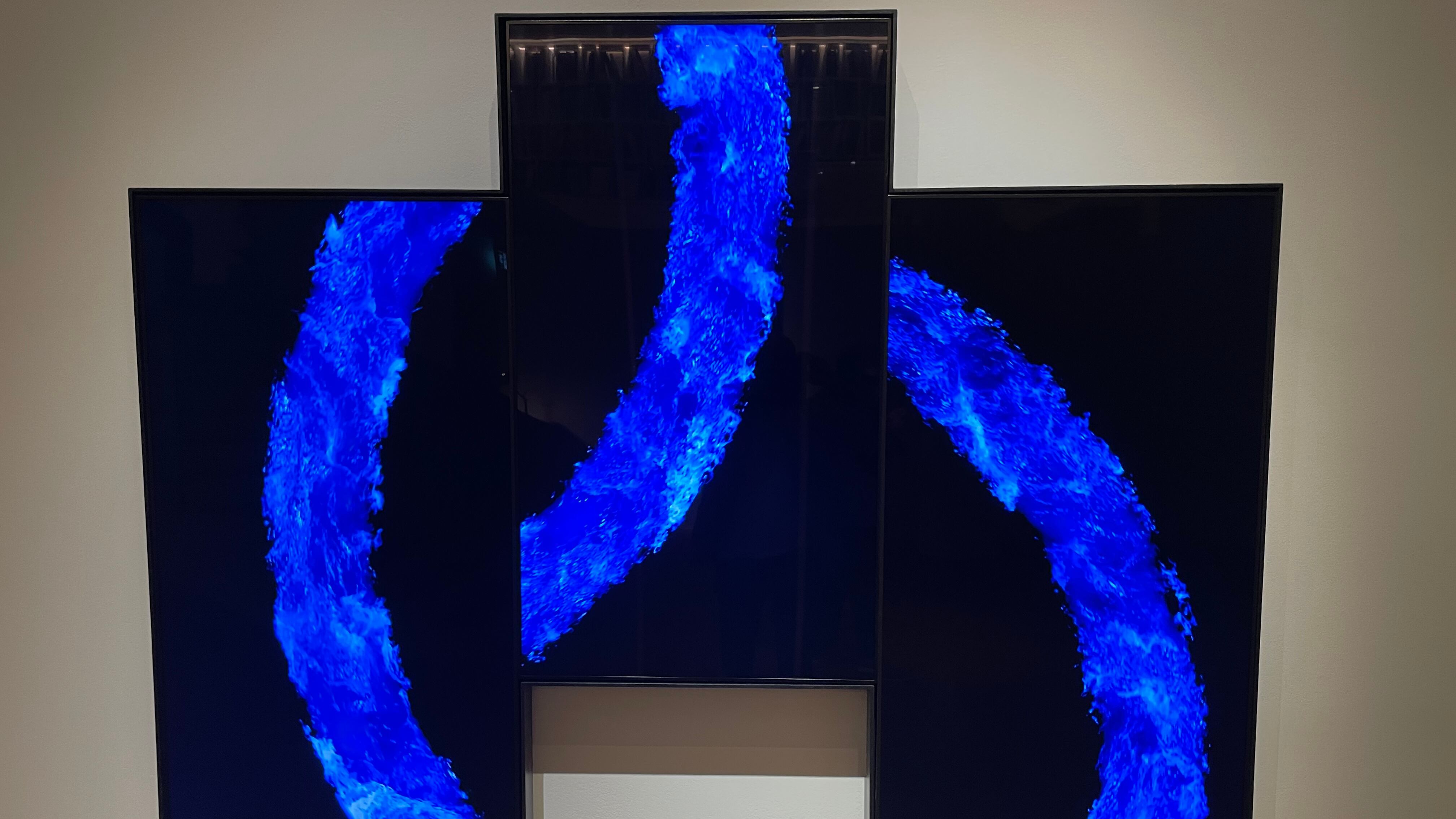Plessi, a Parigi le sculture dell'immateriale