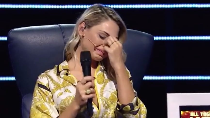 Anna Tatangelo scoppia in lacrime in tv. La Hunziker costretta a intervenire
