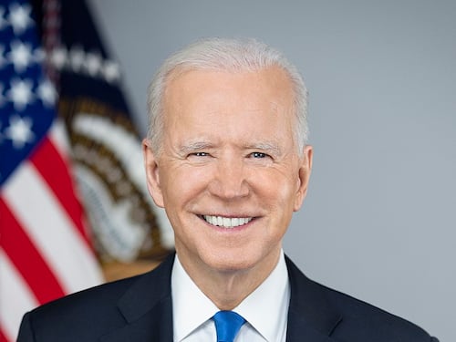 L'ennesima gaffes di Biden: confonde la Cambogia con la Colombia