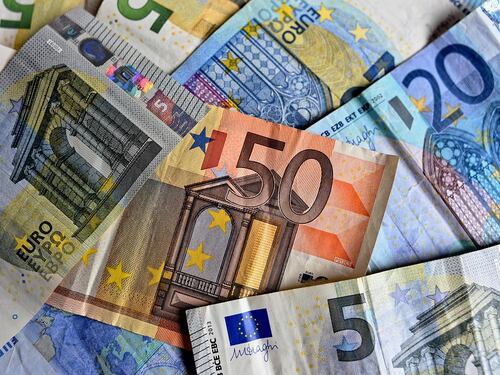 Milano, rapina in banca con undici ostaggi
