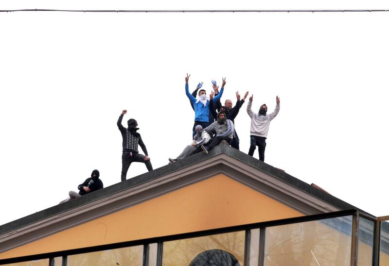 San Vittore, i detenuti in rivolta 1