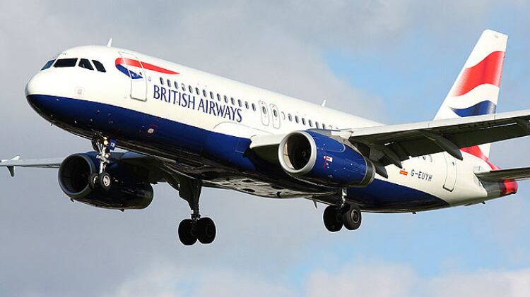 Atterraggio d'emergenza per volo British Airways: "C'era fumo in cabina"