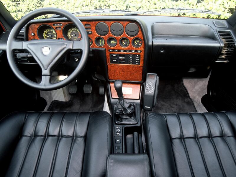 Lancia Thema, guarda la gallery 25