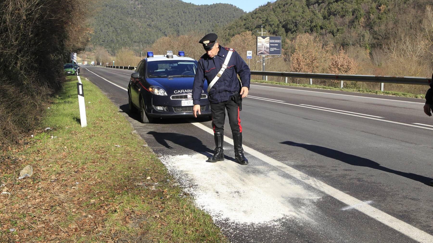 Terni, albanesi in fuga su un'auto: morta ragazza nello scontro