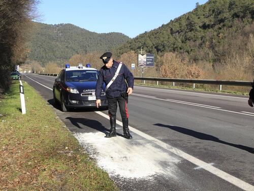 Terni, albanesi in fuga su un'auto: morta ragazza nello scontro