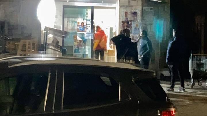 A Roma i bar devono chiudere, ma i minimarket non rispettano le regole