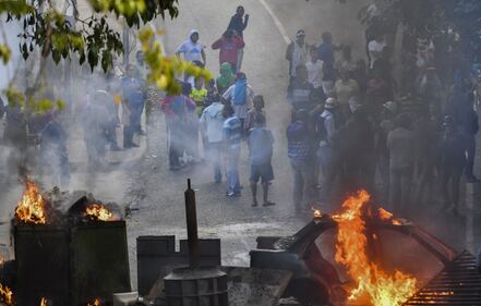 Venezuela, violente proteste contro Nicolas Maduro 3