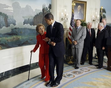 Addio all'ex first lady Nancy Reagan, vedova di Ronald Reagan 4