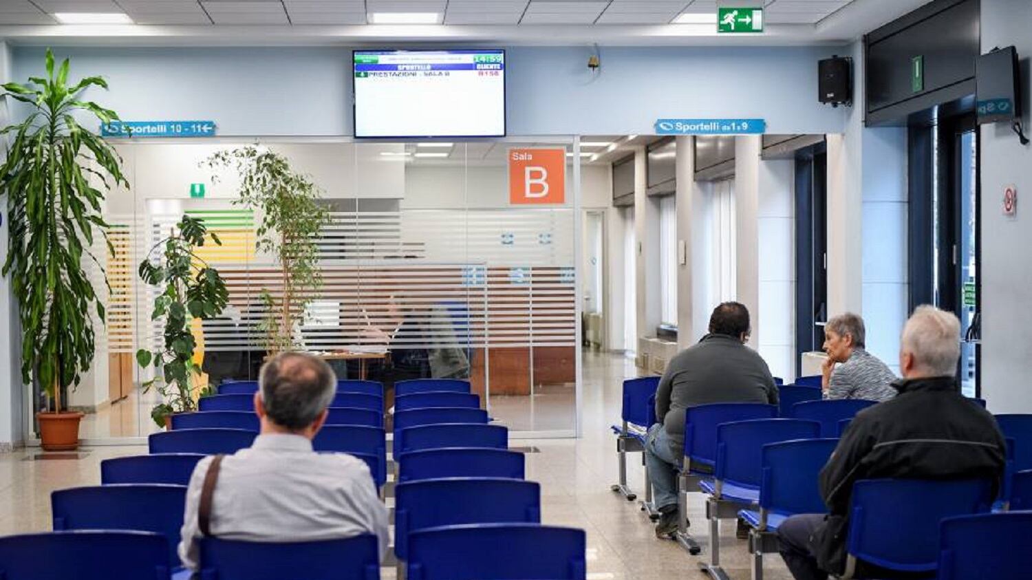 A gennaio scatta l'aumento delle pensioni, Giorgetti firma il decreto