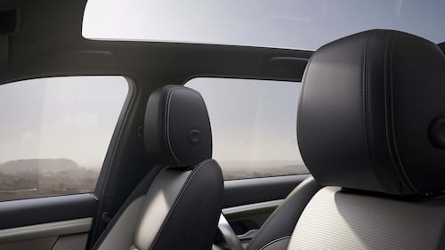 Land Rover Discovery Sport 2023, guarda tutte le foto 15