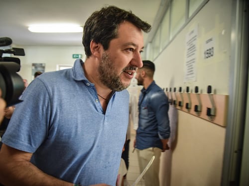 Salvini blinda Fontana. "Ora vertice con alleati"