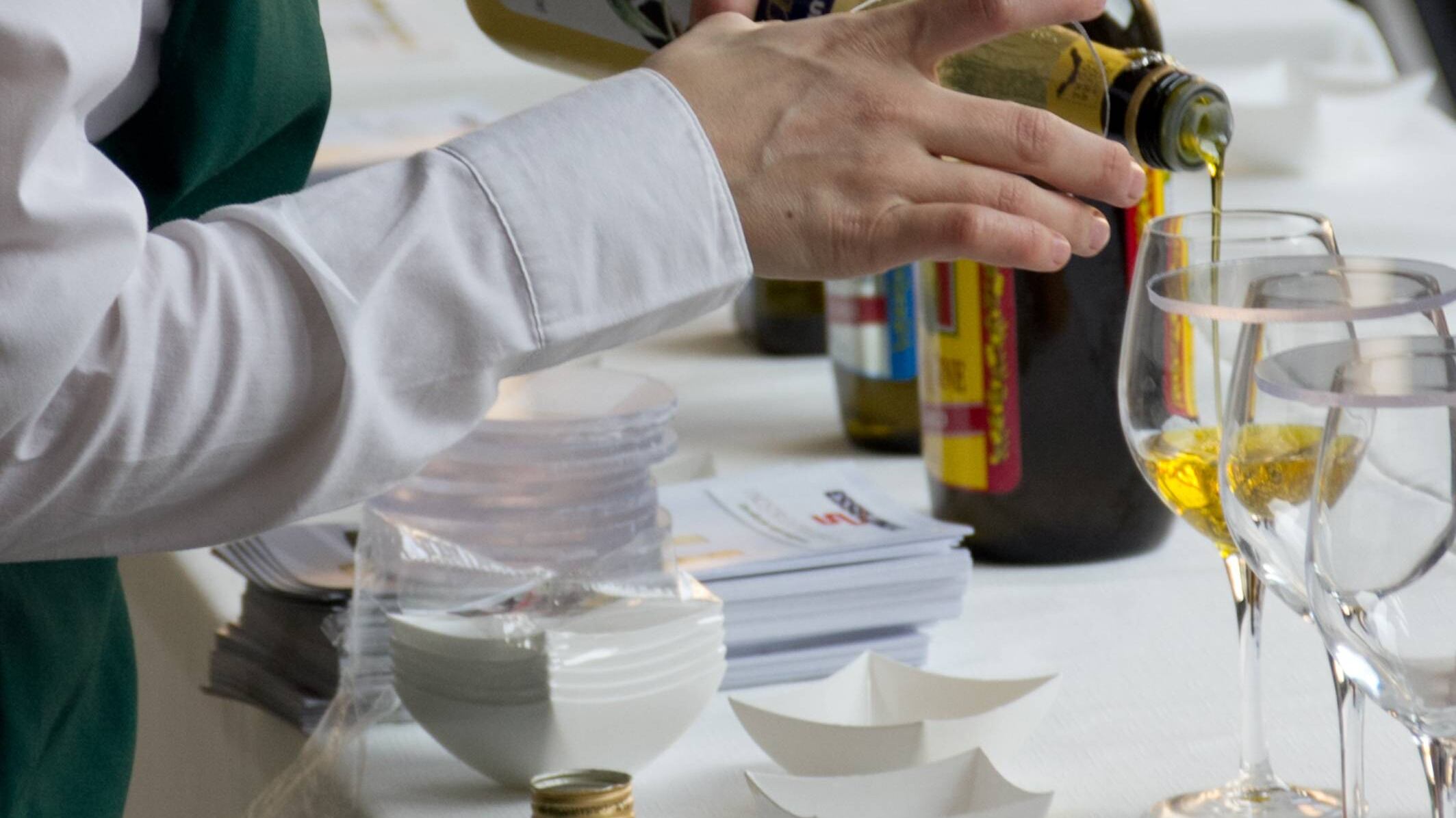 I «sommelier» dell'olio sbarcano alle Stelline, degustazioni e lezioni