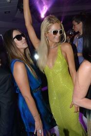 Nicky Hilton: abito bianco sexy ma sobrio per la sorellina di Paris  21