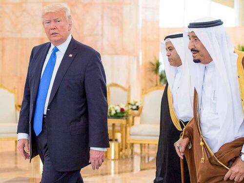 Trump parla ai leader arabi: "Guerra al jihad, non all'islam"