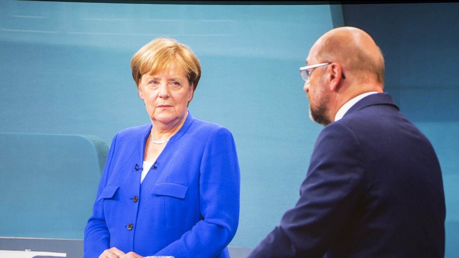 Via libera alla Grosse Koalition: la Spd governerà con la Merkel