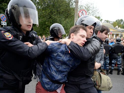 Protesta contro la riforma delle pensioni. Trecento arresti in Russia