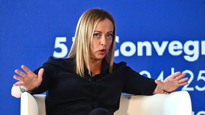 Altro che ombre russe. La Pravda a gamba tesa sulla Meloni: "Creerà solo il caos"