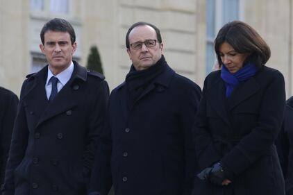 L'abbraccio a Parigi dei leader mondiali 12