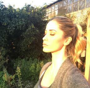 Elena Santarelli, bikini sexy contro gli hater 15