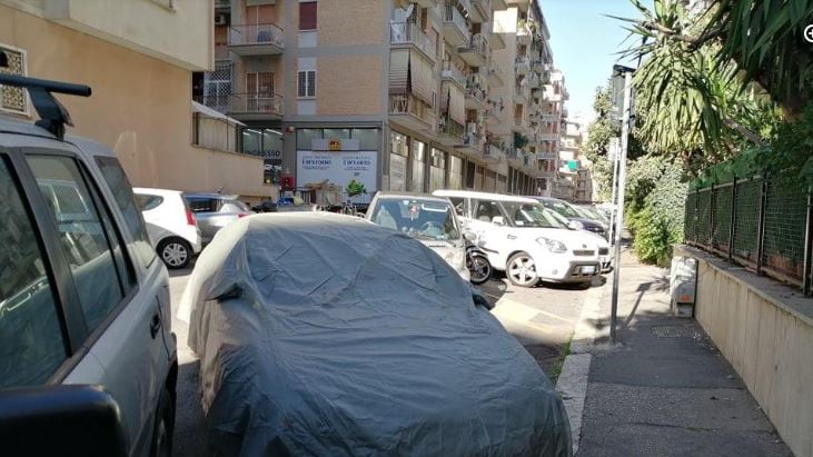 Auto parcheggiata da 10 anni nello stesso posto