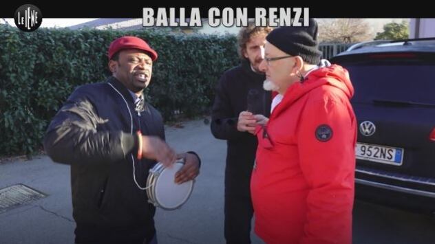 Babbo Renzi sbrocca e insulta l'operaio che non ha pagato