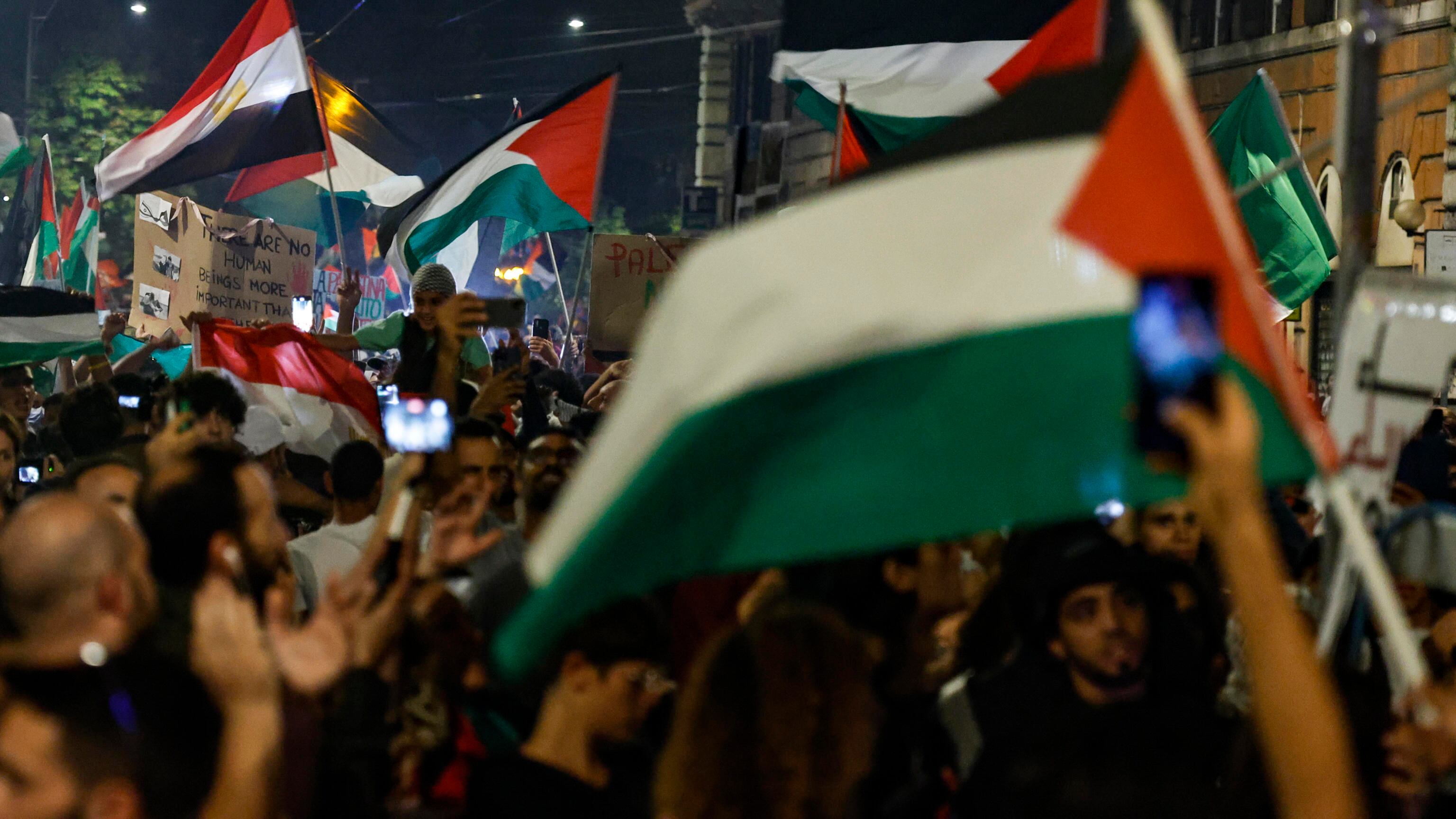 Per la pasionaria pro Palestina di Trieste i tagliagole di Hamas sono solo resistenti