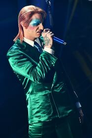 Sanremo, Achille Lauro omaggia David Bowie per cantare Mia Martini 4