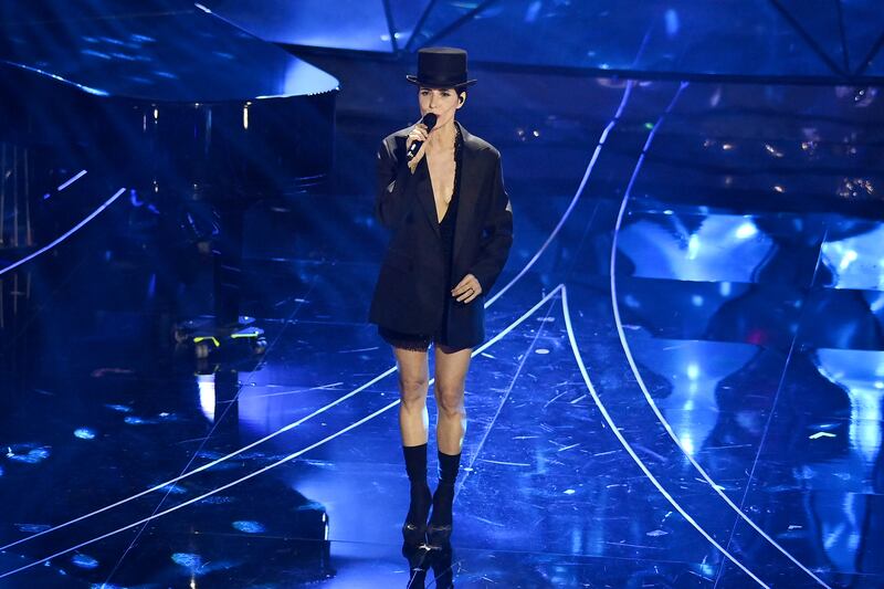 Sanremo 2024: ecco il look della seconda serata del Festival del conduttore e co-conduttrice 17