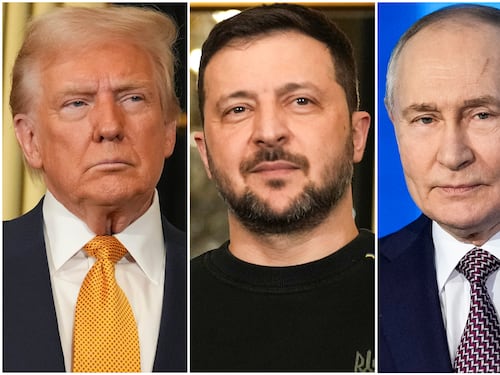 Trump: “Tregua energetica? Putin vuole un accordo più di Zelensky”. Raid russi su Kharkiv, Kiev attacca Mosca con 400 droni