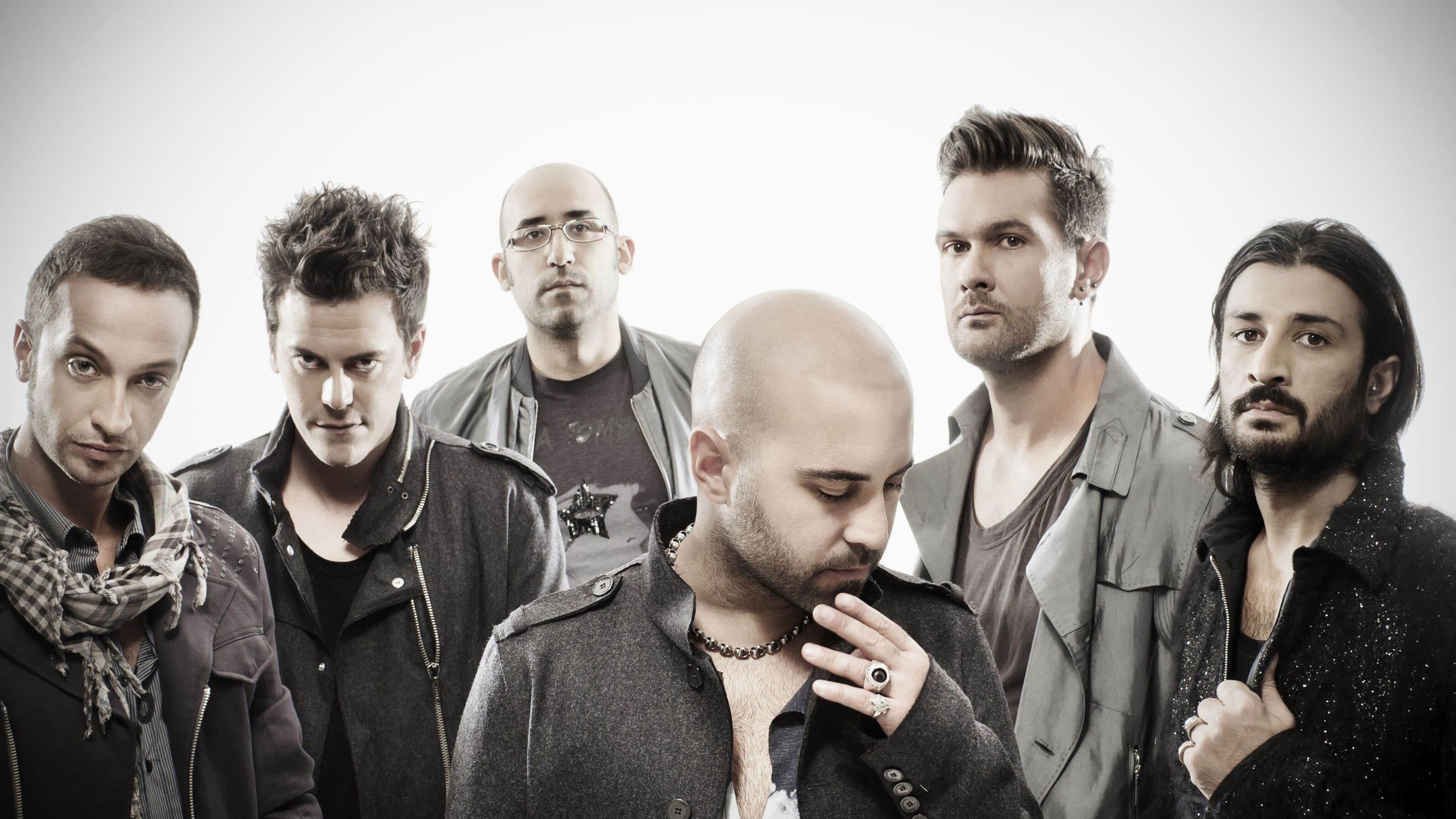 E Sangiorgi & Co. suoneranno con un dj e un quartetto d'archiA Roma ospiteranno il rapper Marracash