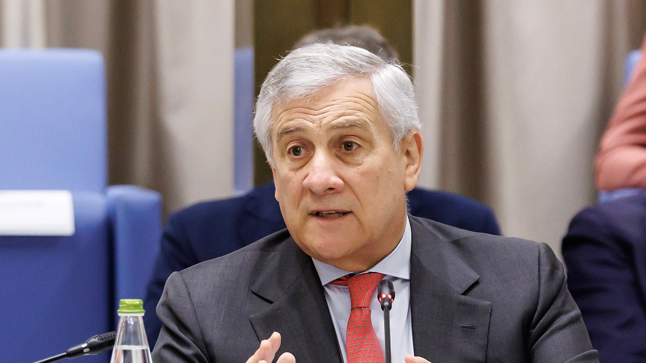 La missione di Tajani in Cina: confronto su Iran, Ucraina e Commissione economica mista