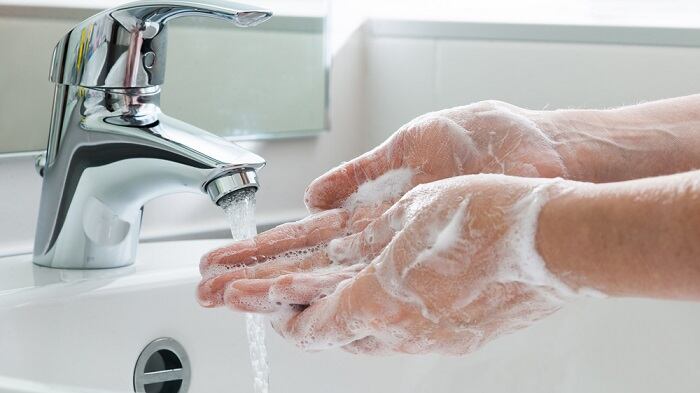 Il sapone distrugge il Covid grazie ad una molecola: ecco come agisce