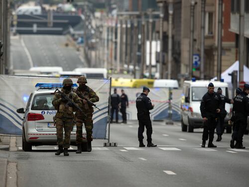 Bruxelles, l'intelligence: "Altri 3 kamikaze pronti a colpire"