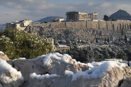 Neve ad Atene, il Partenone imbiancato 4