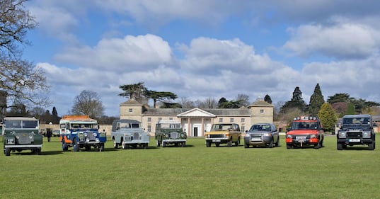 Land Rover Defender LXV 65 anni e non sentirli 12
