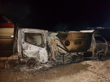 Oltre 40 mezzi per la raccolta dei rifiuti distrutti in un incendio a San Giuseppe 2